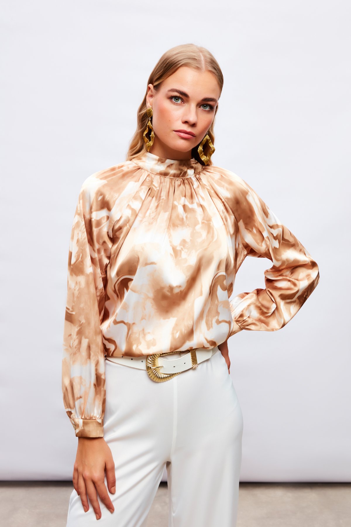 Dik Yaka Desenli Bluz - KAHVE