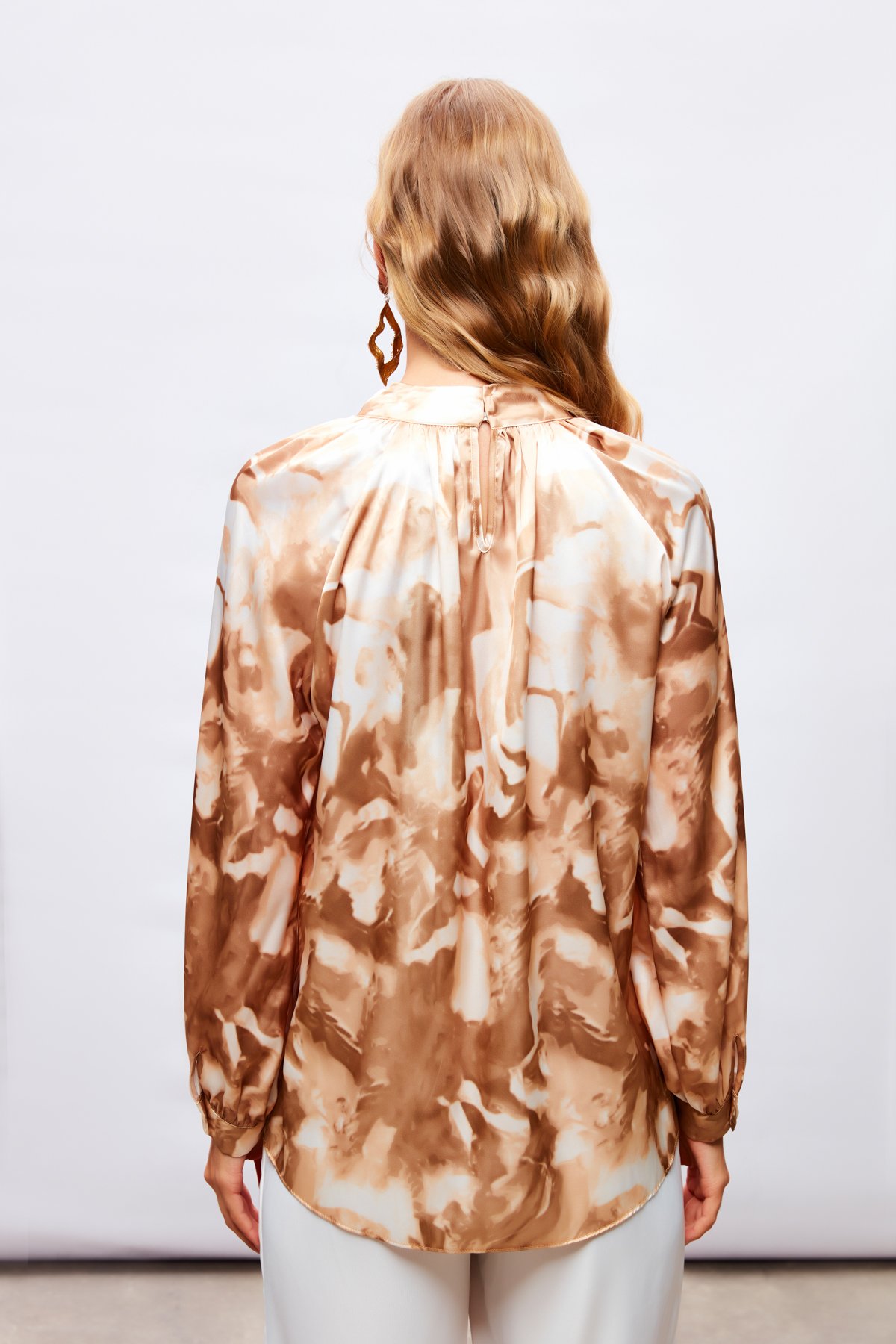 Dik Yaka Desenli Bluz - KAHVE