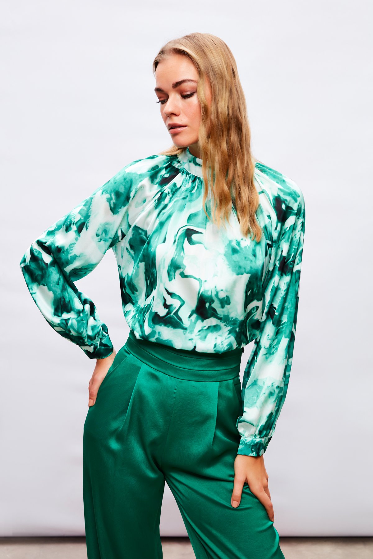 Dik Yaka Desenli Bluz - YEŞİL