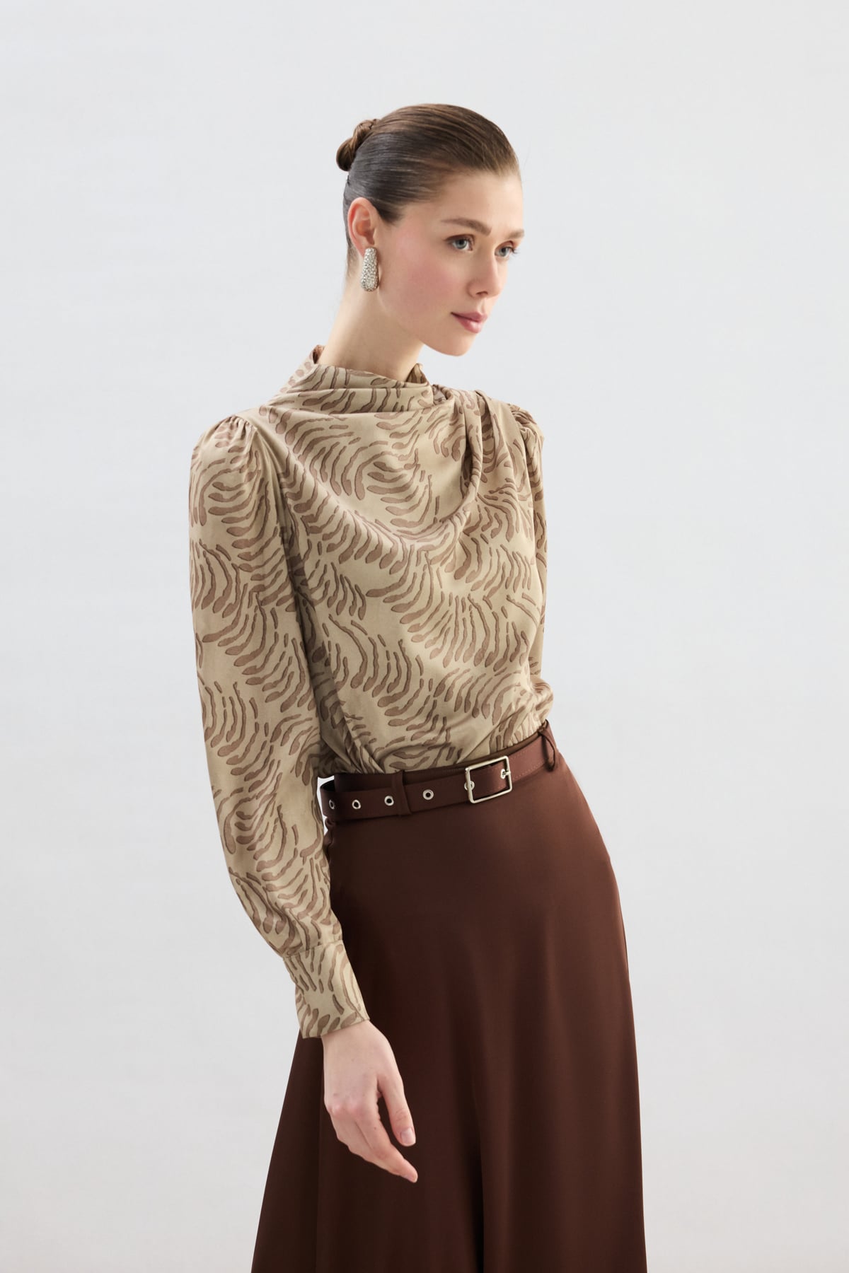 Drape Detaylı Desenli Bluz - Vizon