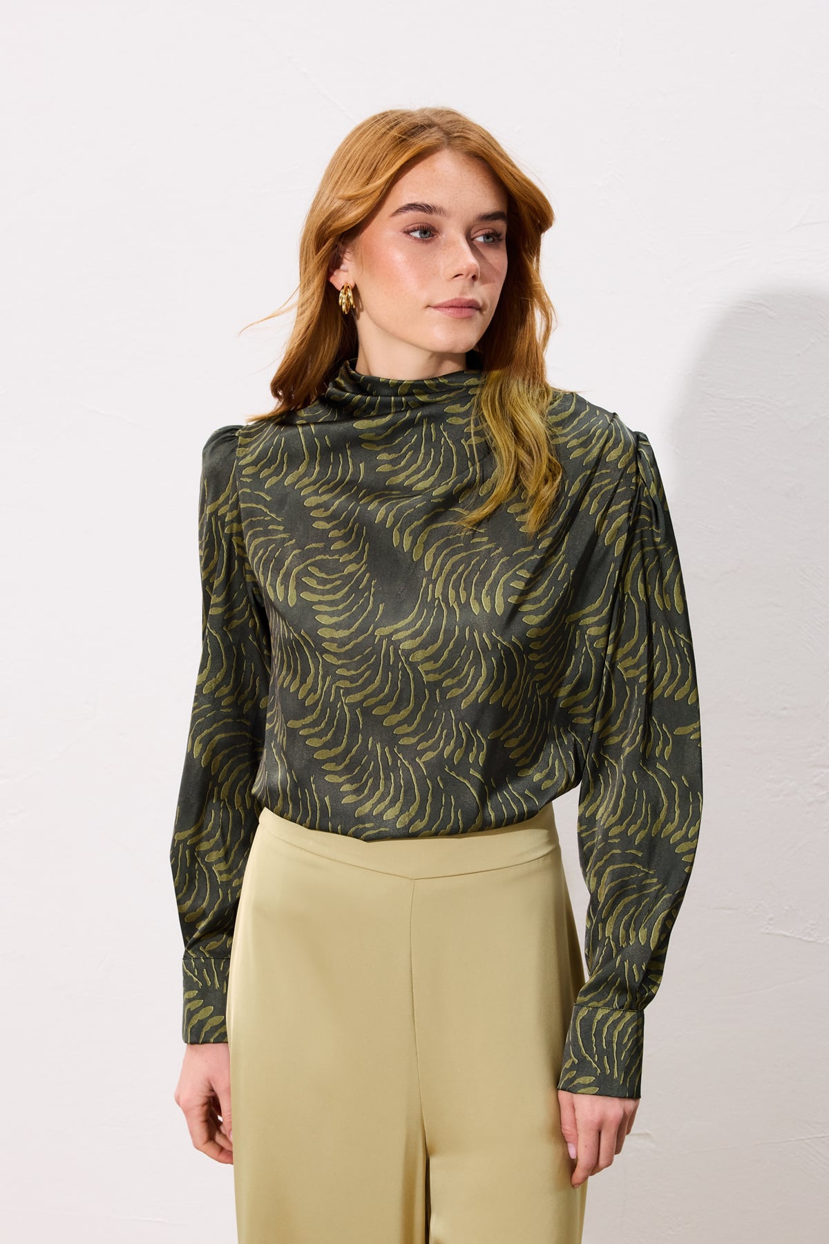 Drape Detaylı Desenli Bluz - Yeşil