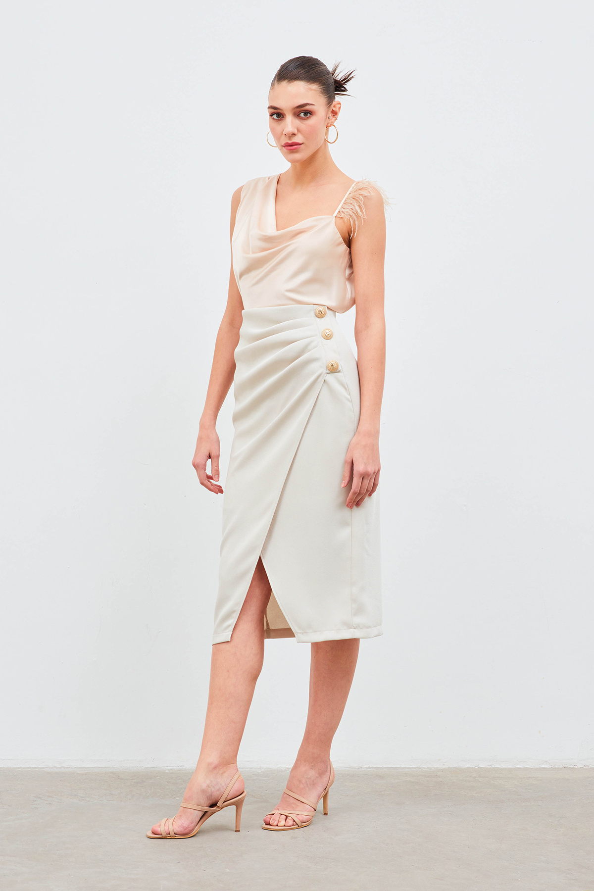 Düğme Aksesuarlı Saten Krep Etek - TAŞ