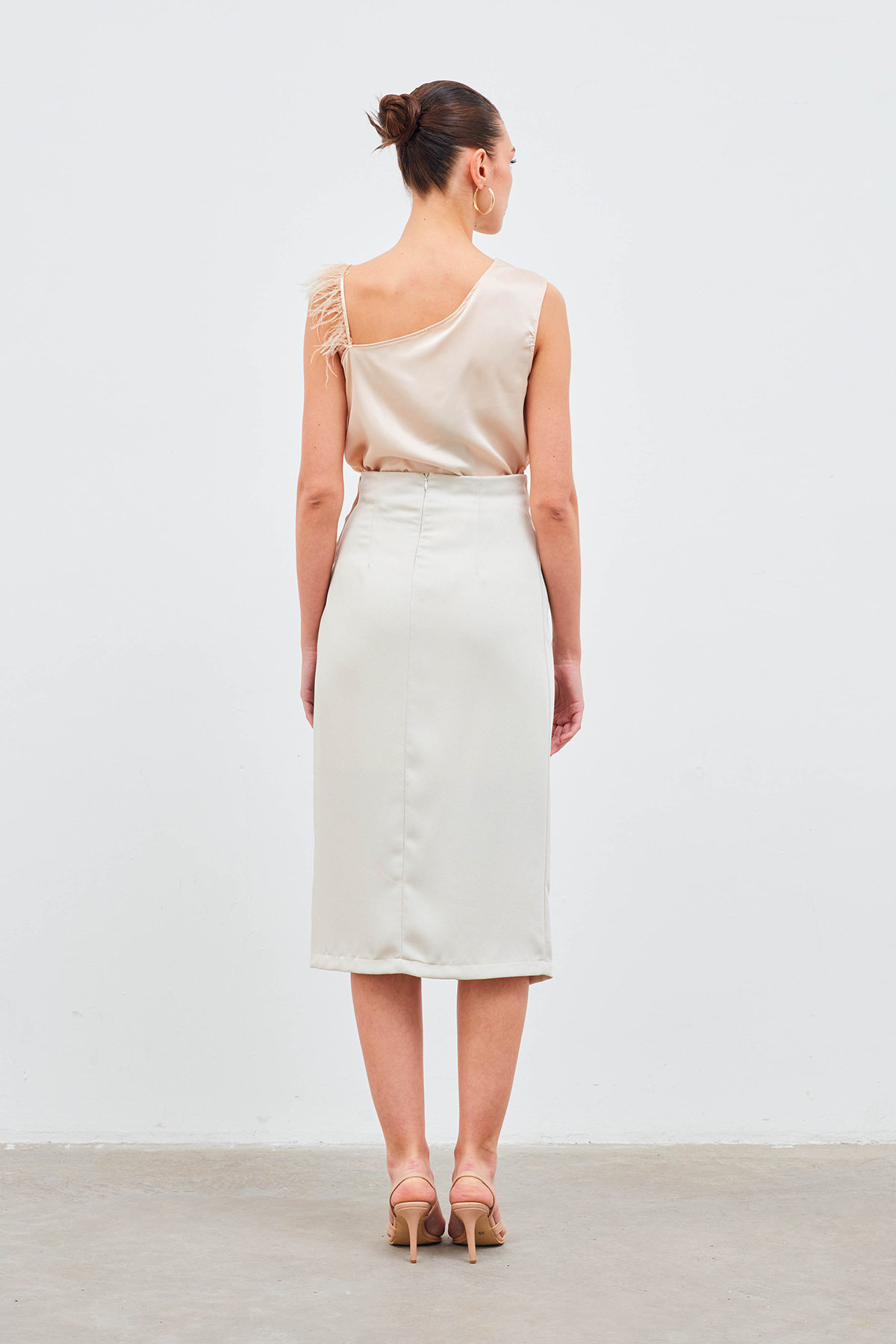 Düğme Aksesuarlı Saten Krep Etek - TAŞ