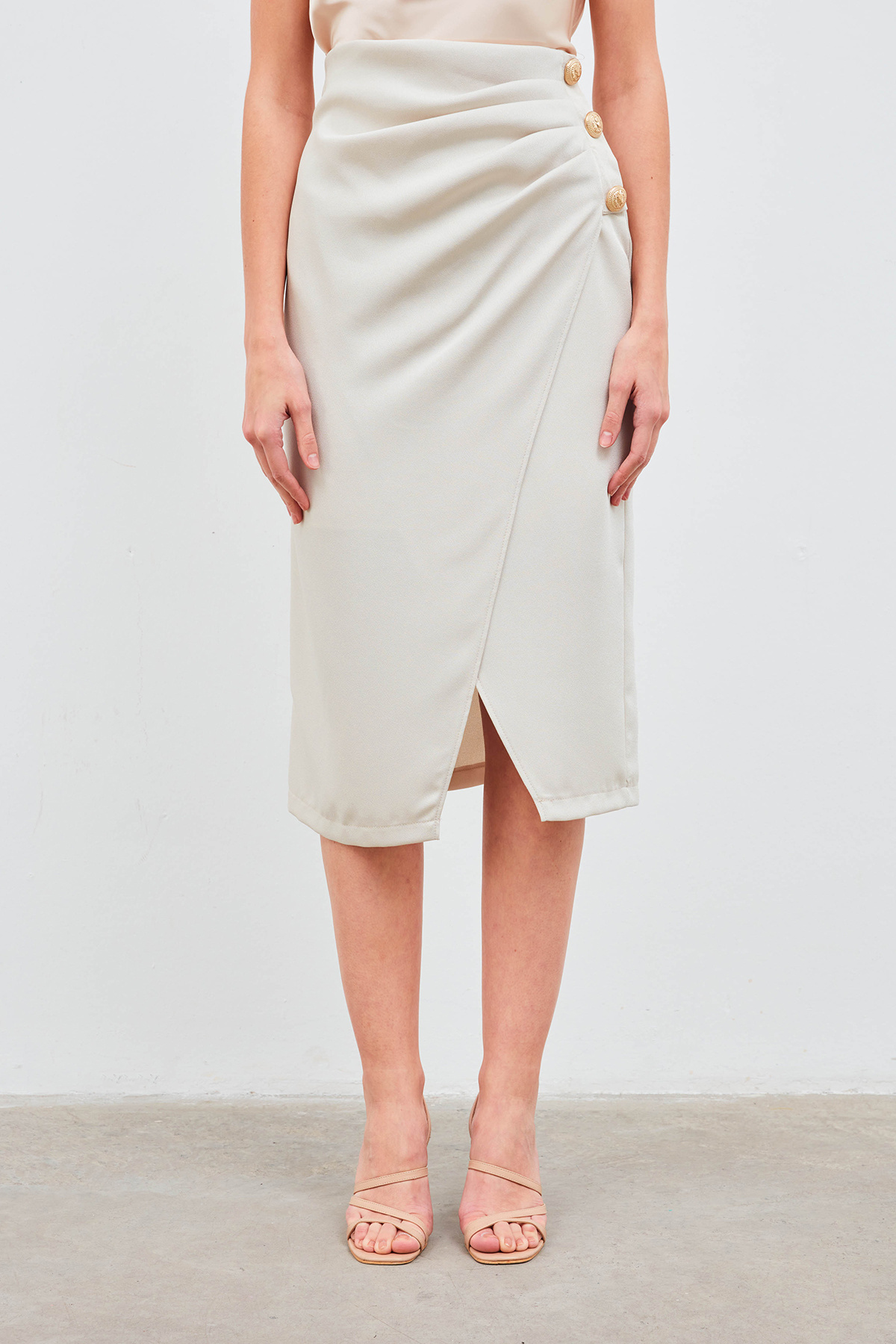 Düğme Aksesuarlı Saten Krep Etek - TAŞ