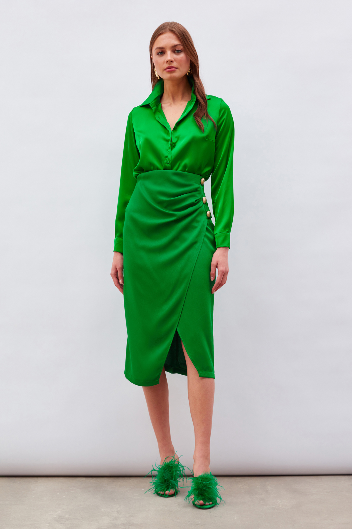 Düğme Aksesuarlı Saten Krep Etek - ZÜMRÜT