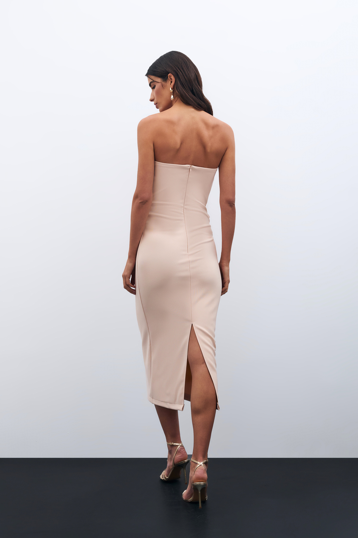 Düğme Aksesuarlı Straplez Elbise - BEJ