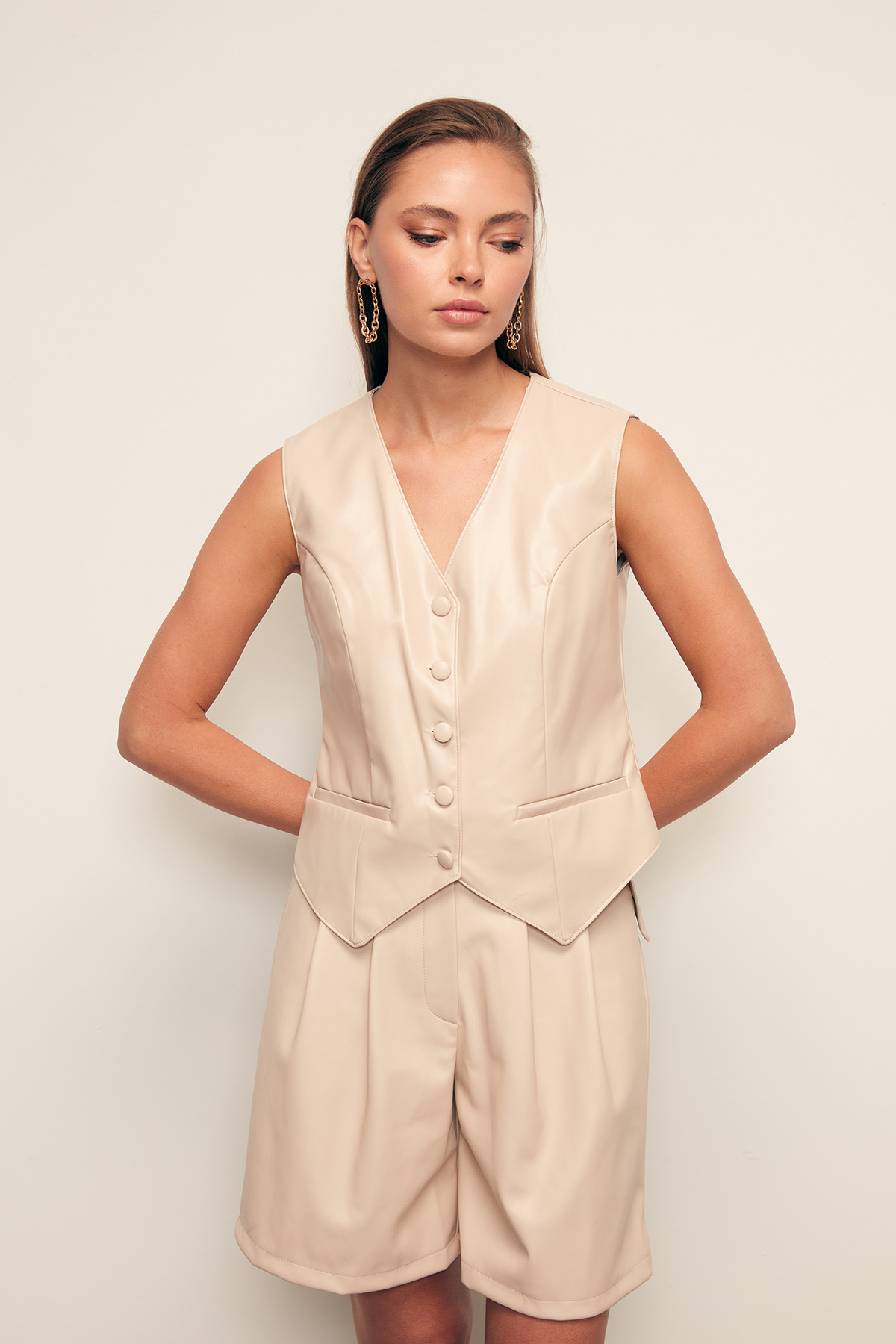 Düğme Detaylı Deri Yelek - TAŞ