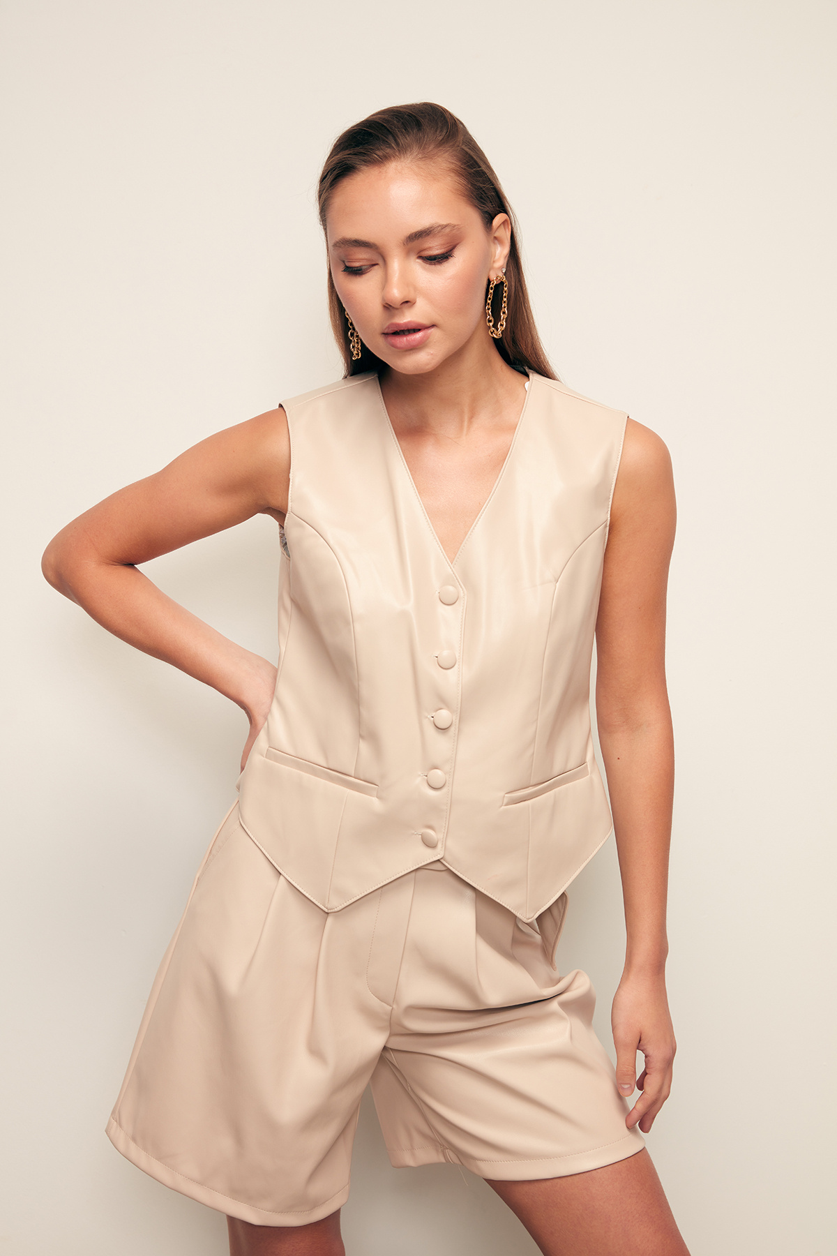 Düğme Detaylı Deri Yelek - TAŞ