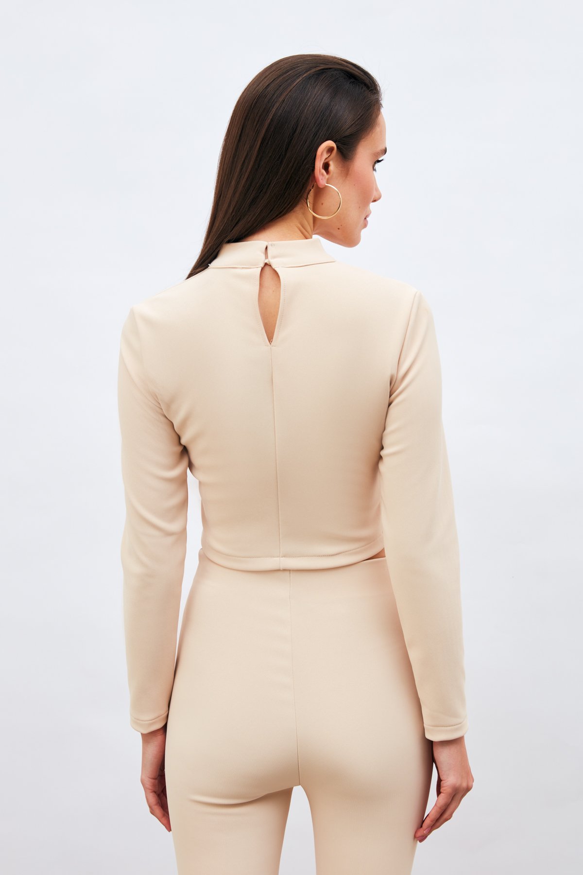 Düğme Detaylı Dik Yaka Bluz - BEJ