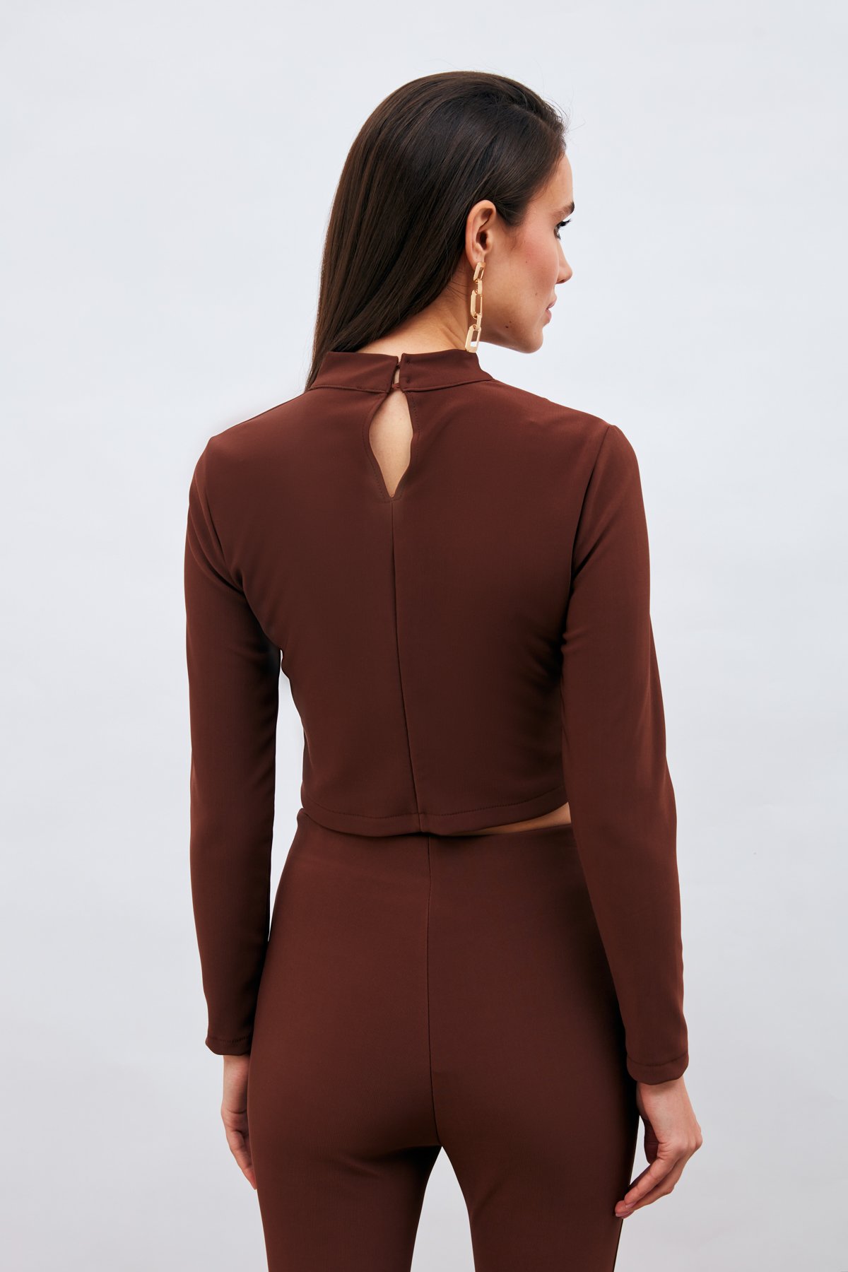 Düğme Detaylı Dik Yaka Bluz - KAHVE