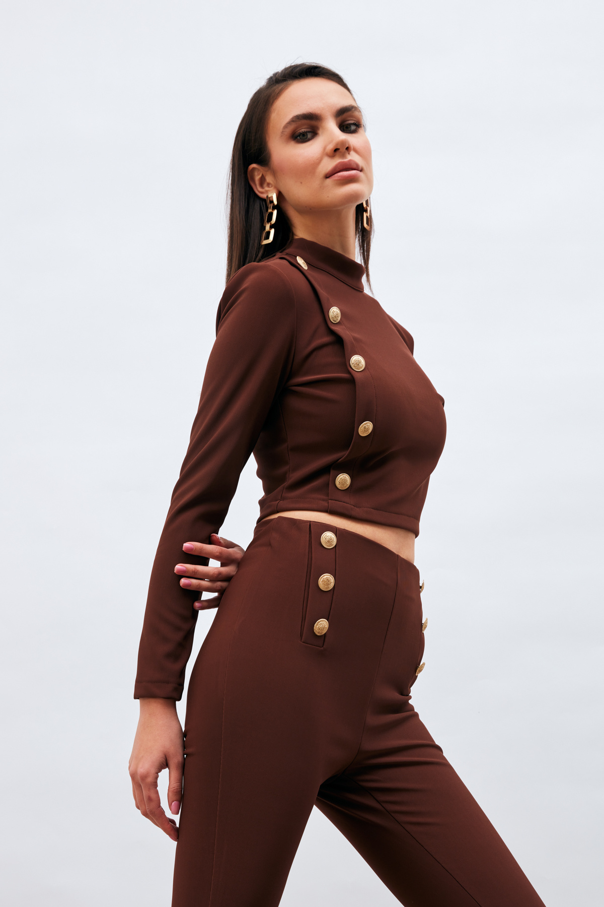 Düğme Detaylı Dik Yaka Bluz - KAHVE