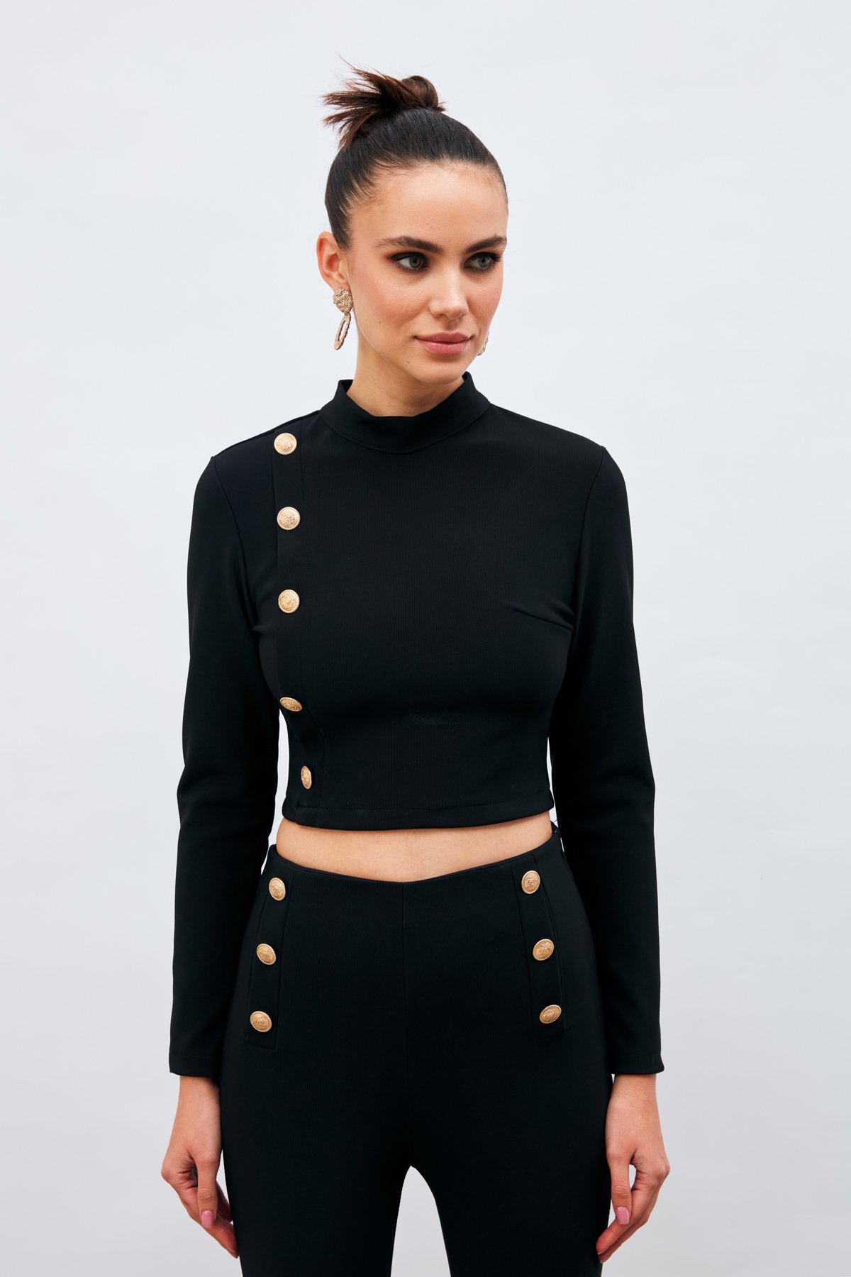 Düğme Detaylı Dik Yaka Bluz - SİYAH