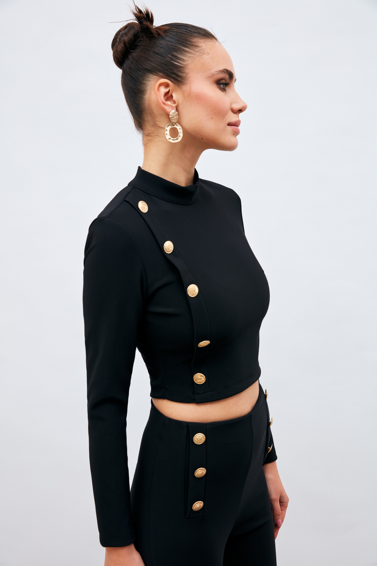 Düğme Detaylı Dik Yaka Bluz - SİYAH