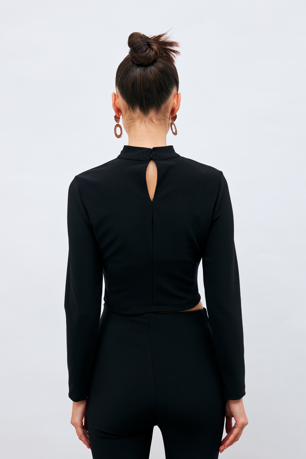 Düğme Detaylı Dik Yaka Bluz - SİYAH