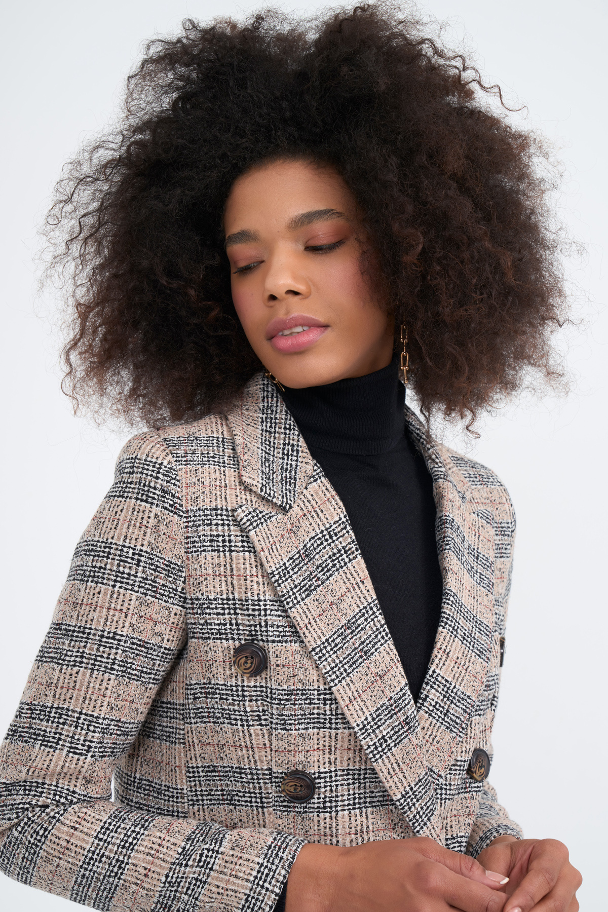 Düğme detaylı ekose ceket - BEJ