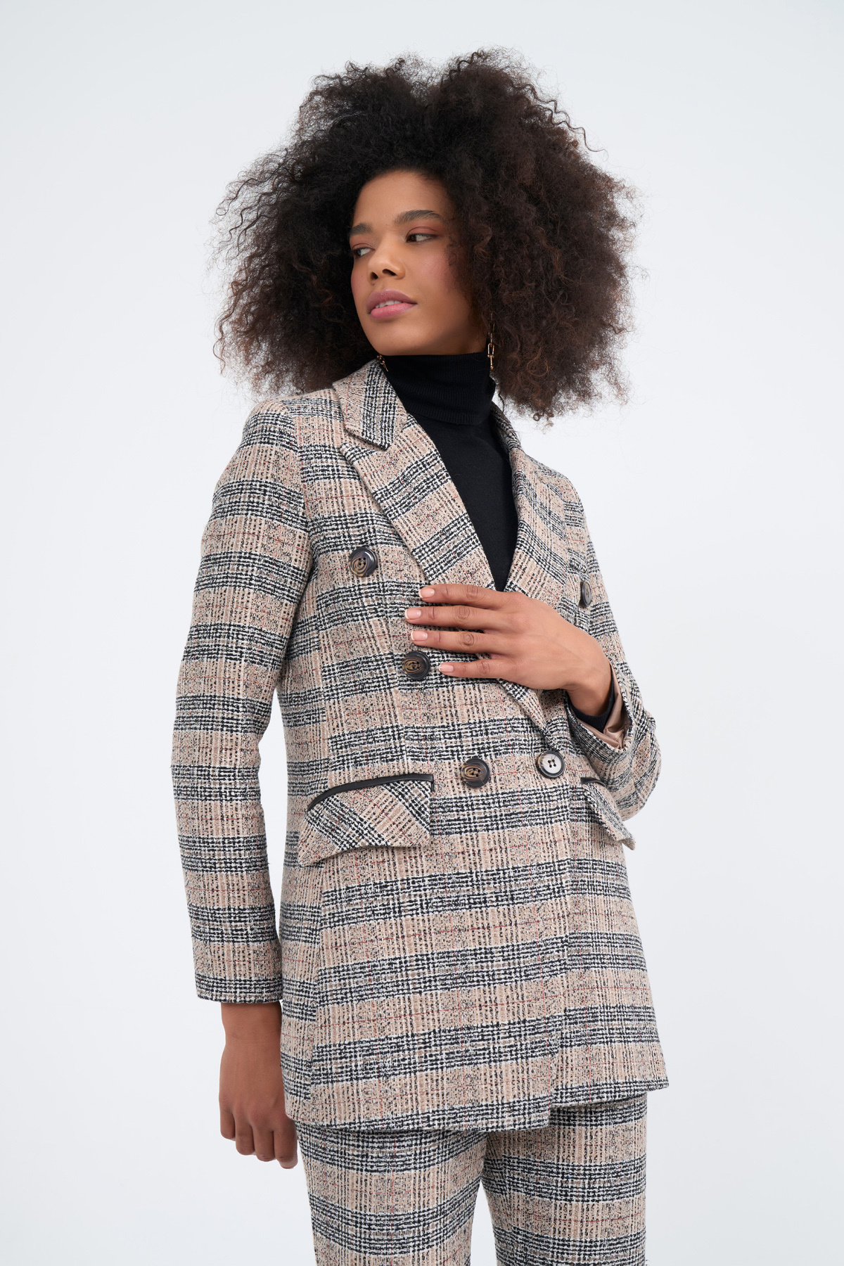 Düğme detaylı ekose ceket - BEJ