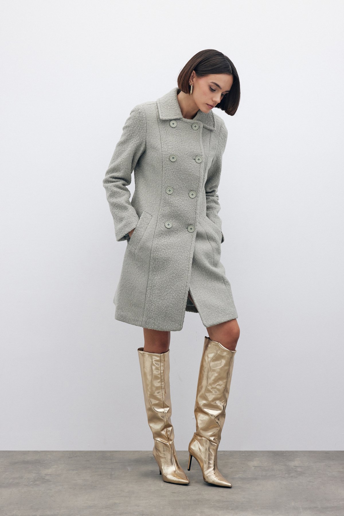 Düğme Detaylı Kaban - MİNT