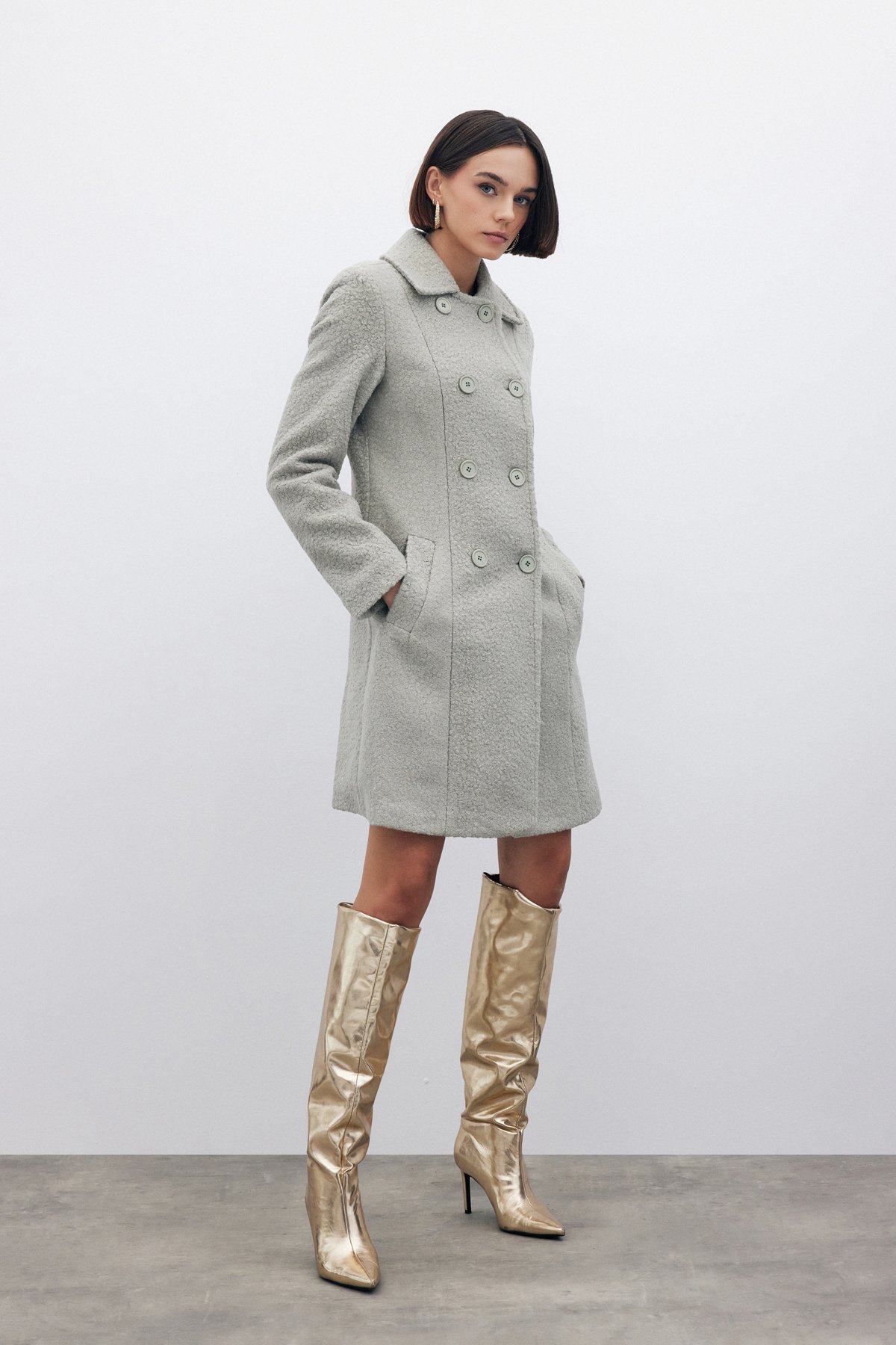 Düğme Detaylı Kaban - MİNT