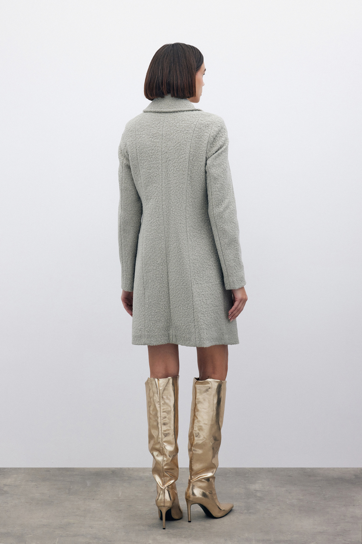 Düğme Detaylı Kaban - MİNT