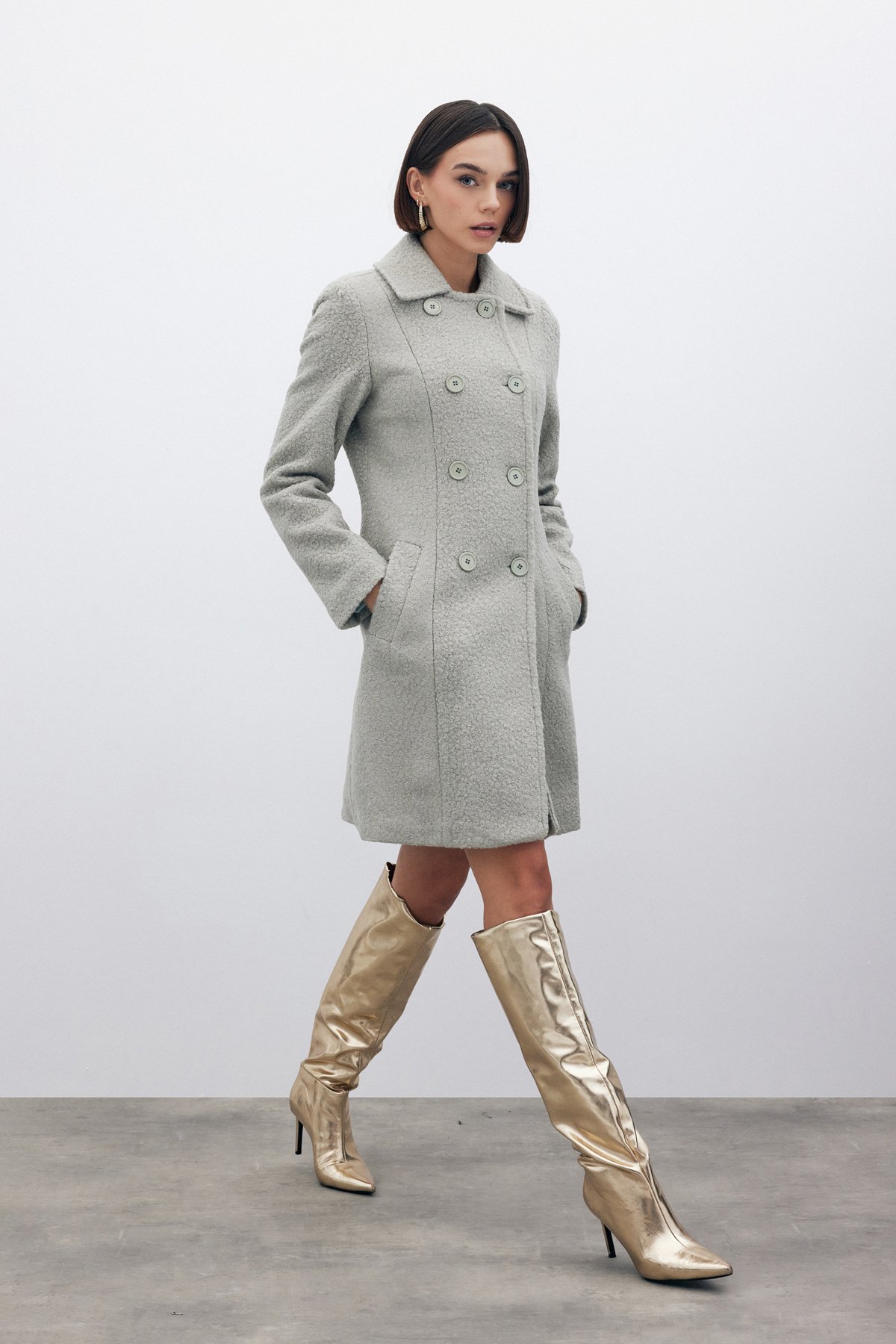 Düğme Detaylı Kaban - MİNT