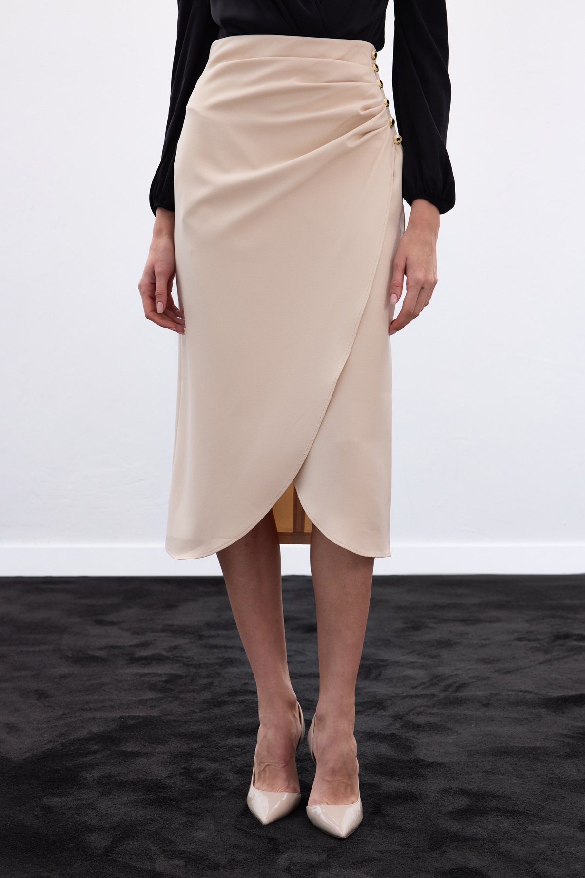 Düğme Detaylı Kalem Etek - Bej