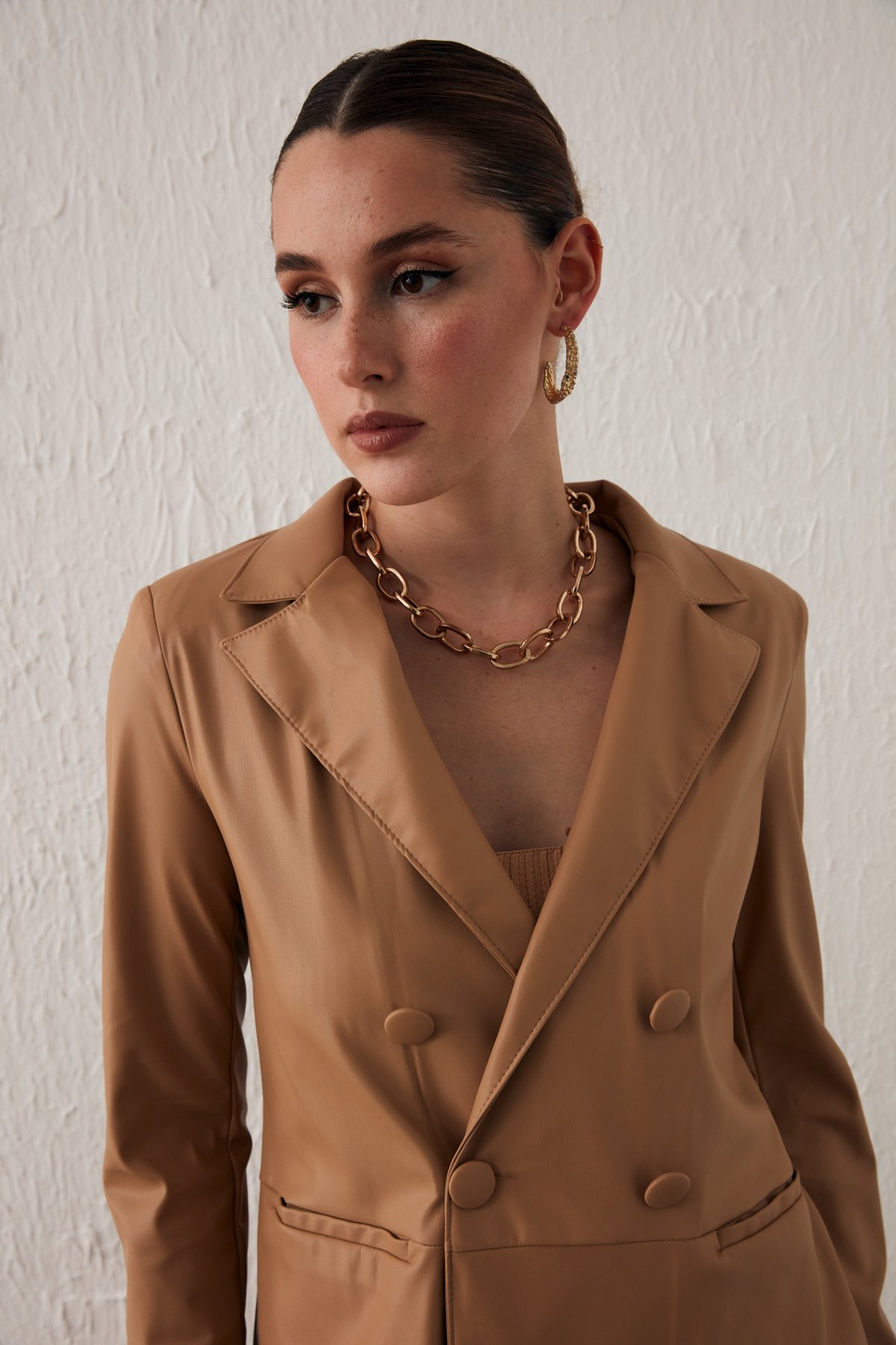 Düğme Detaylı Kruvaze Deri Ceket - BEJ