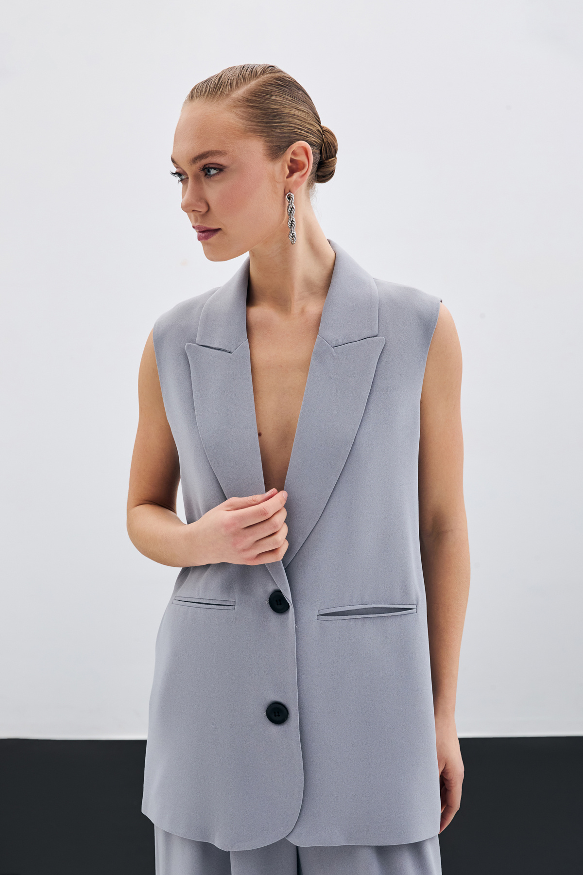 Düğme Detaylı Salaş Yelek - Gri