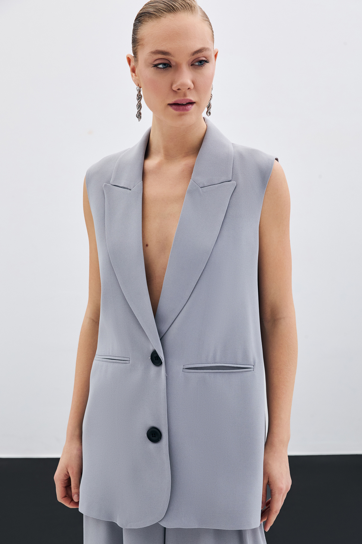 Düğme Detaylı Salaş Yelek - Gri