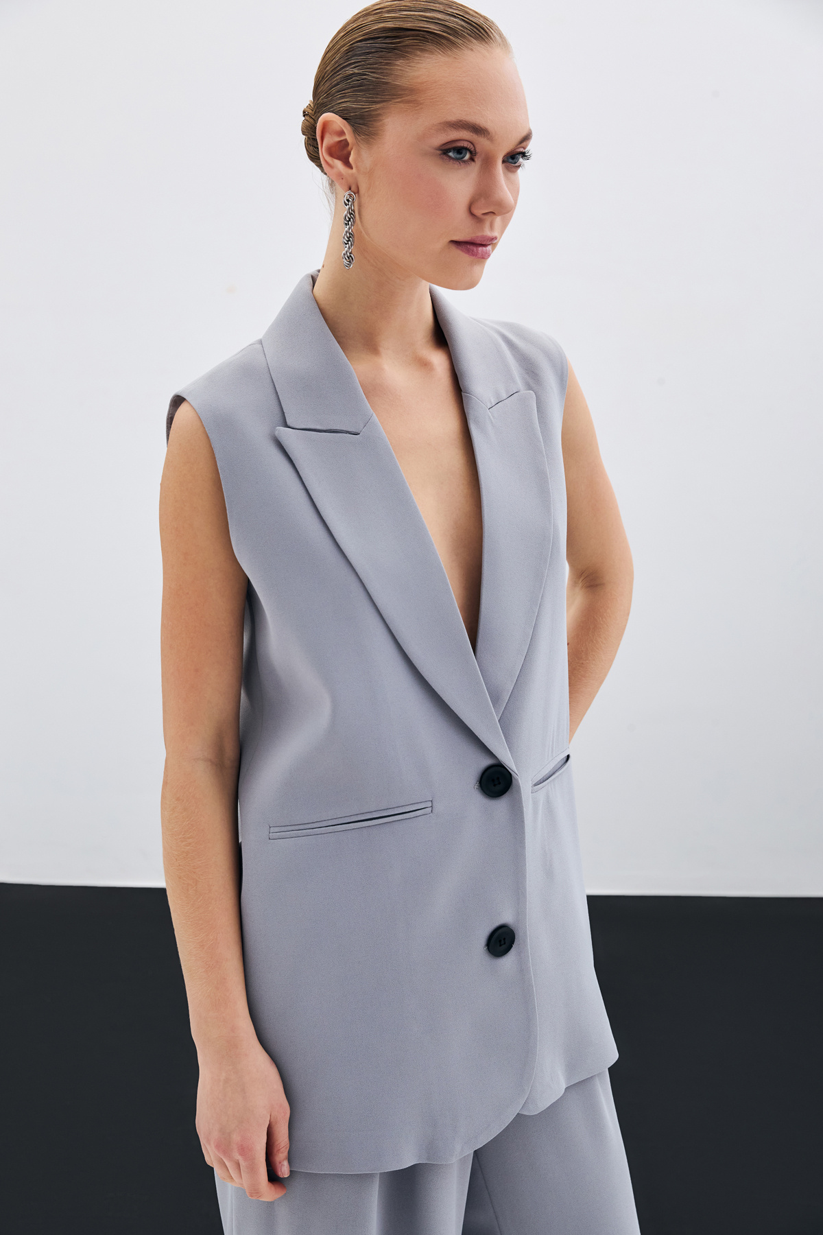 Düğme Detaylı Salaş Yelek - Gri