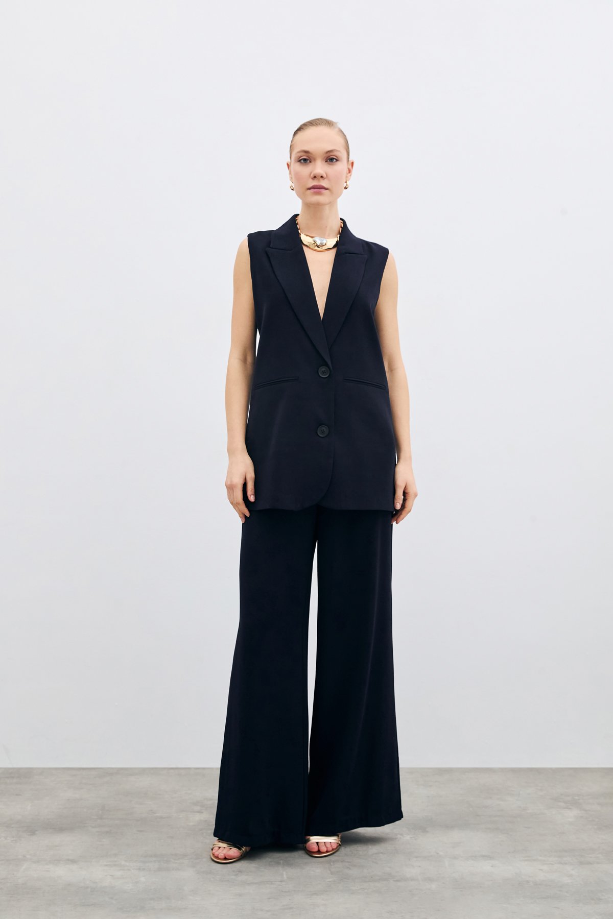 Düğme Detaylı Salaş Yelek - Lacivert