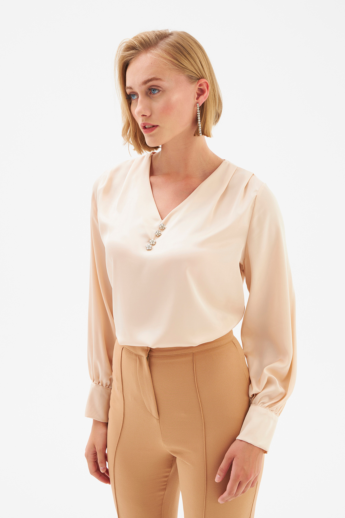 Düğme Detaylı Saten Bluz - KREM