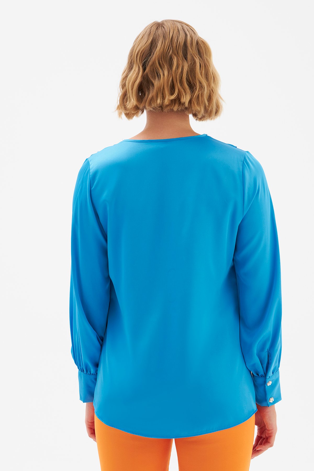 Düğme Detaylı Saten Bluz - MAVİ