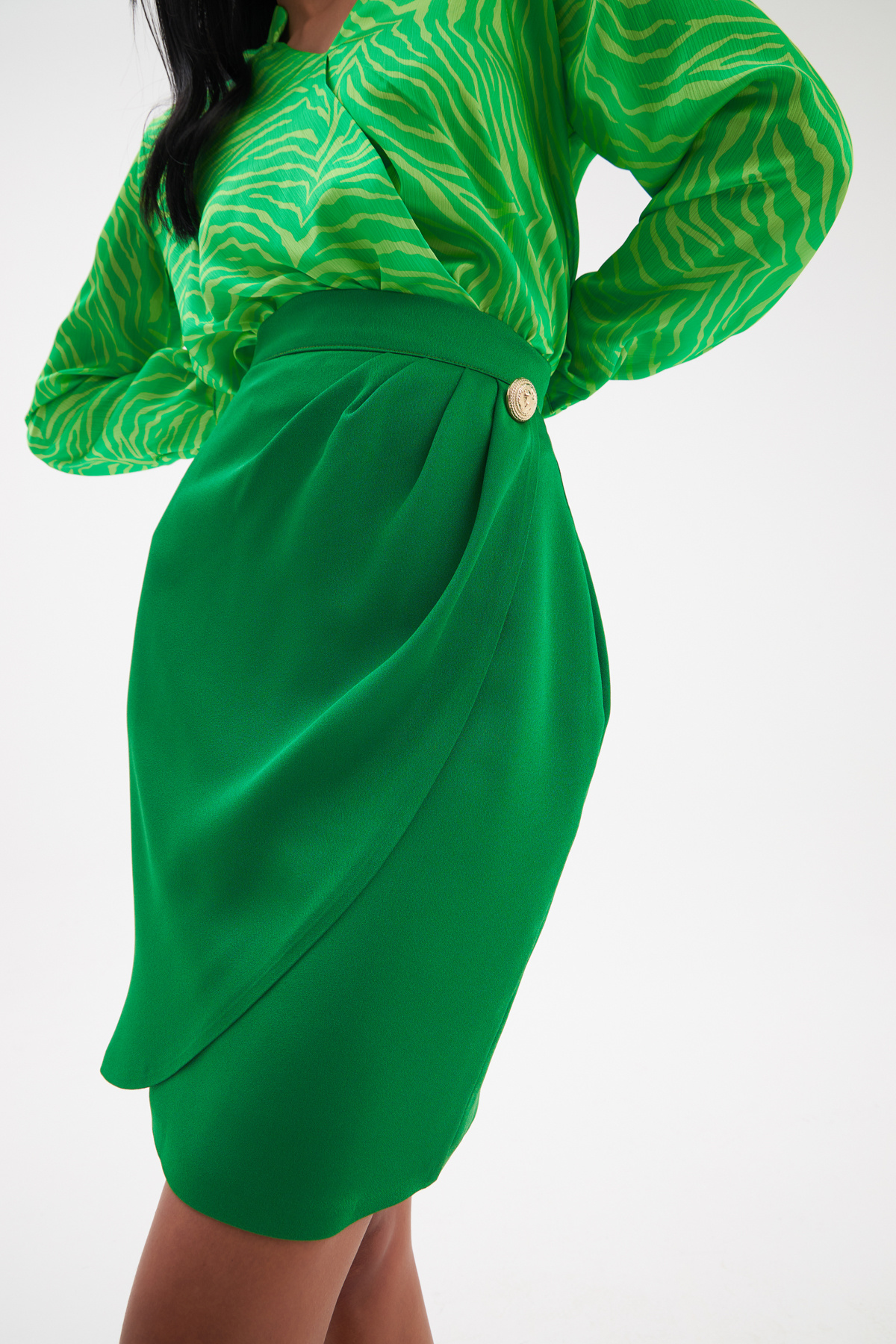 Düğme Detaylı Saten Krep Etek - YEŞİL