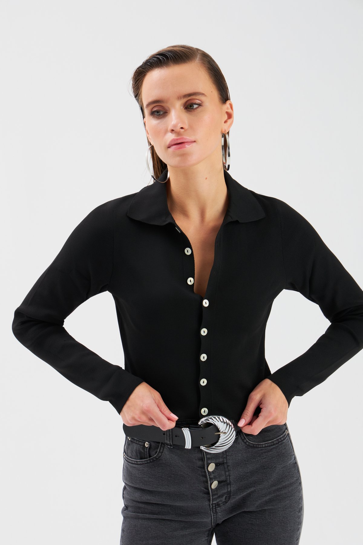 Düğme detaylı triko crop - SİYAH