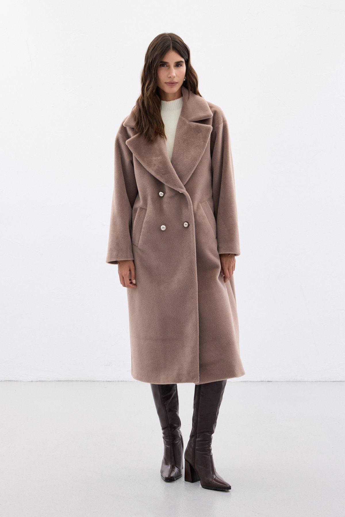 Düğme Detaylı Uzun Kaban - Vizon