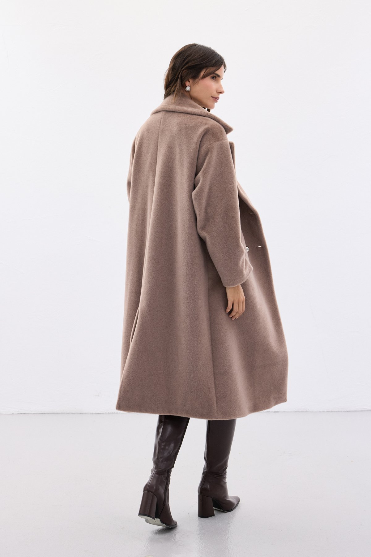 Düğme Detaylı Uzun Kaban - Vizon