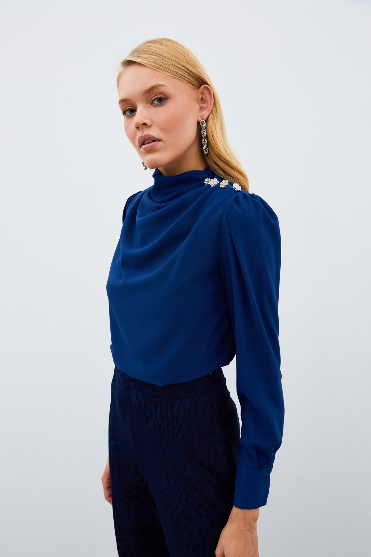 Düğmeleri Taş Detaylı Bluz - LACİVERT