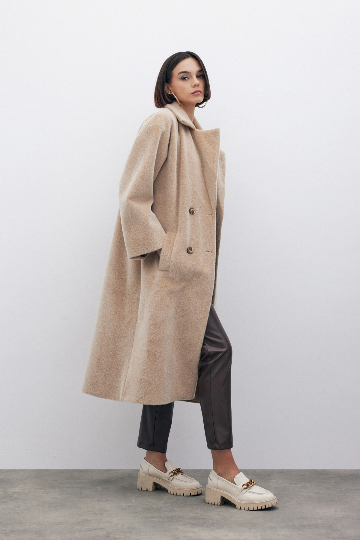 Buttoned Cashmere Coat - BEIGE