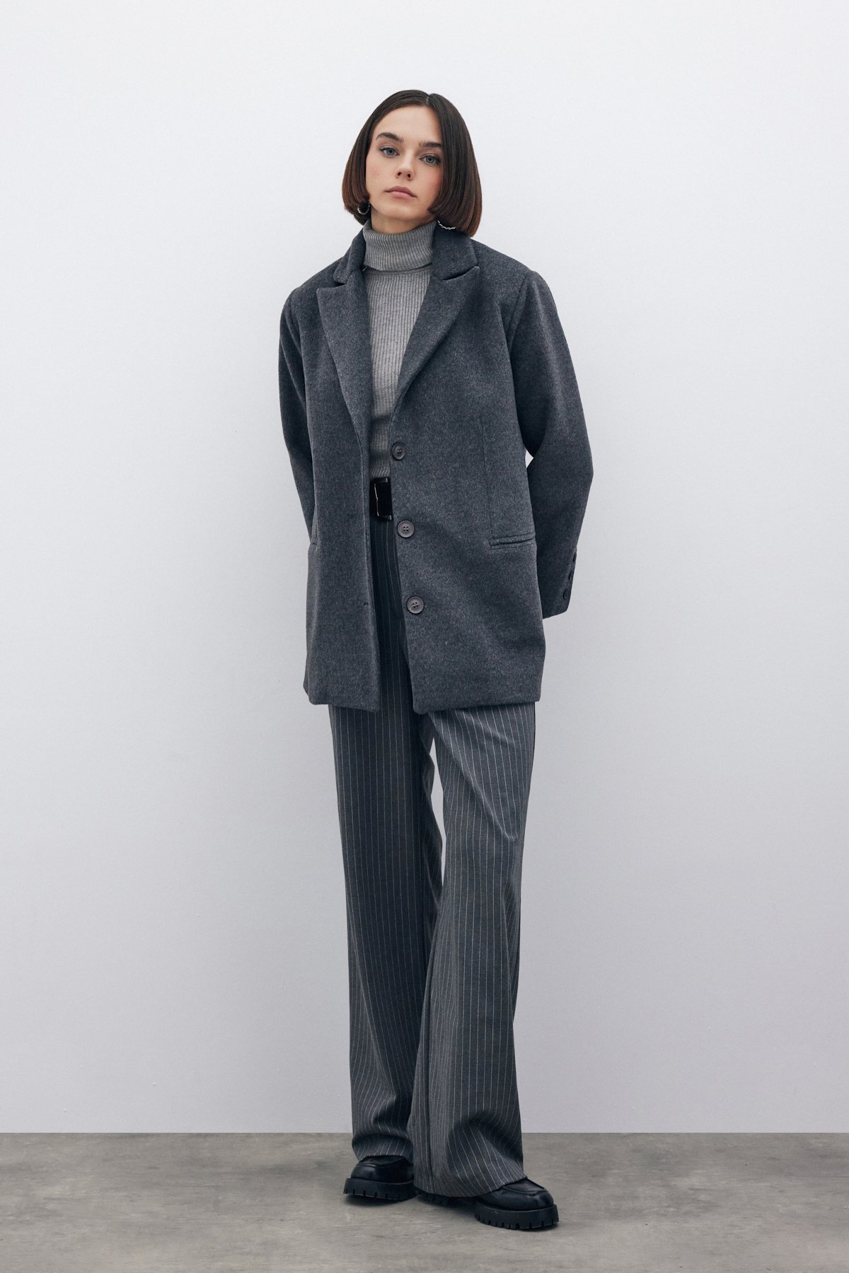 Düğmeli Kaşe Kaban - SİYAH