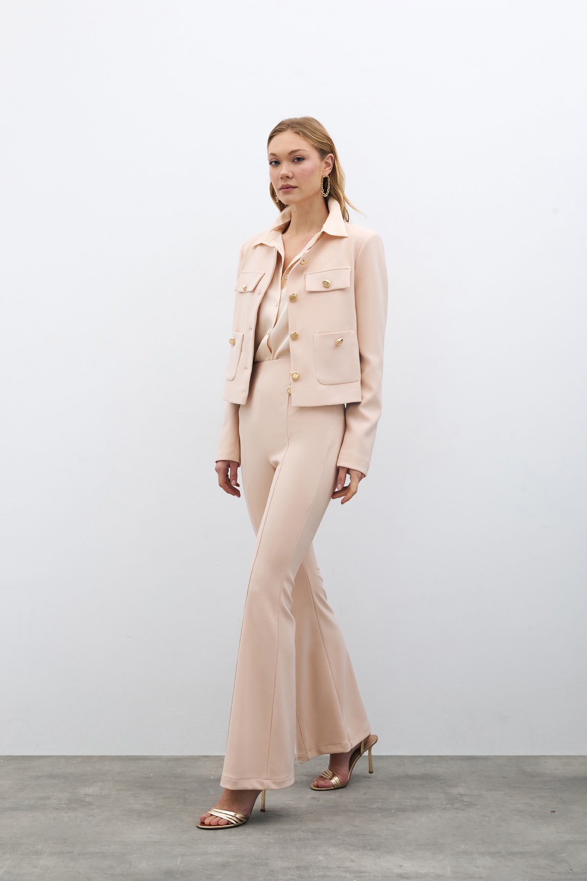 Düğmeli Kısa Ceket - BEJ