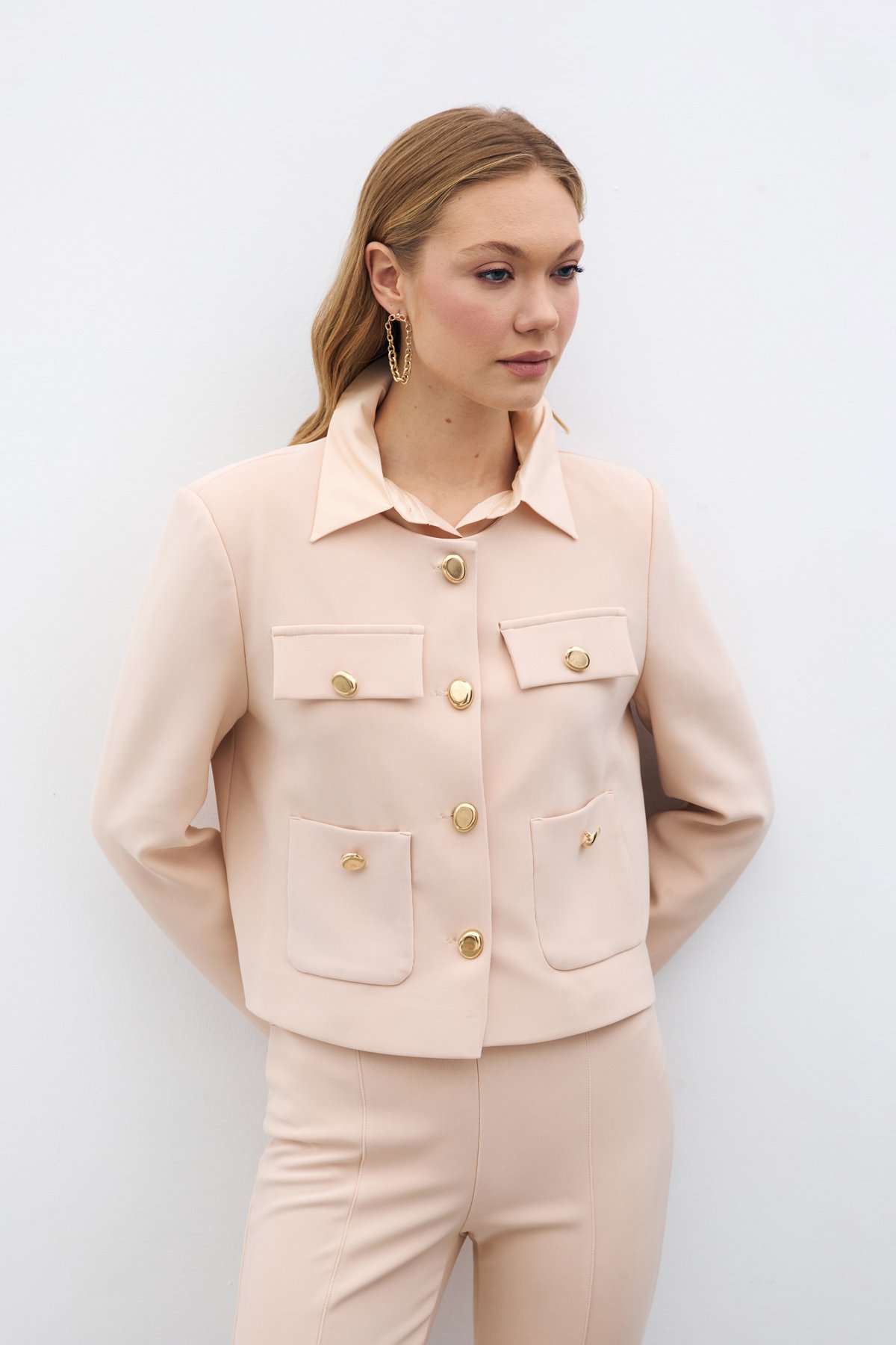 Düğmeli Kısa Ceket - BEJ