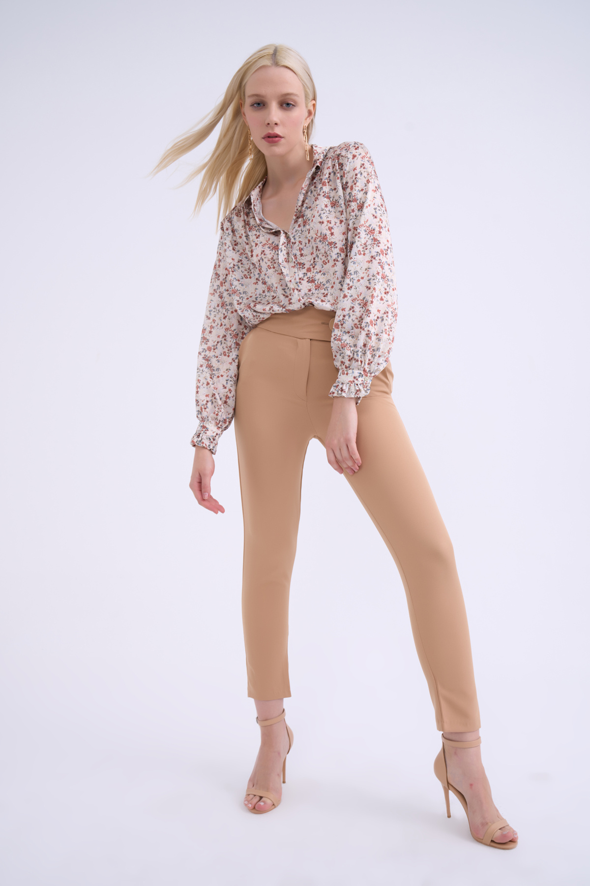 Buttoned crepe pants - CAMEL