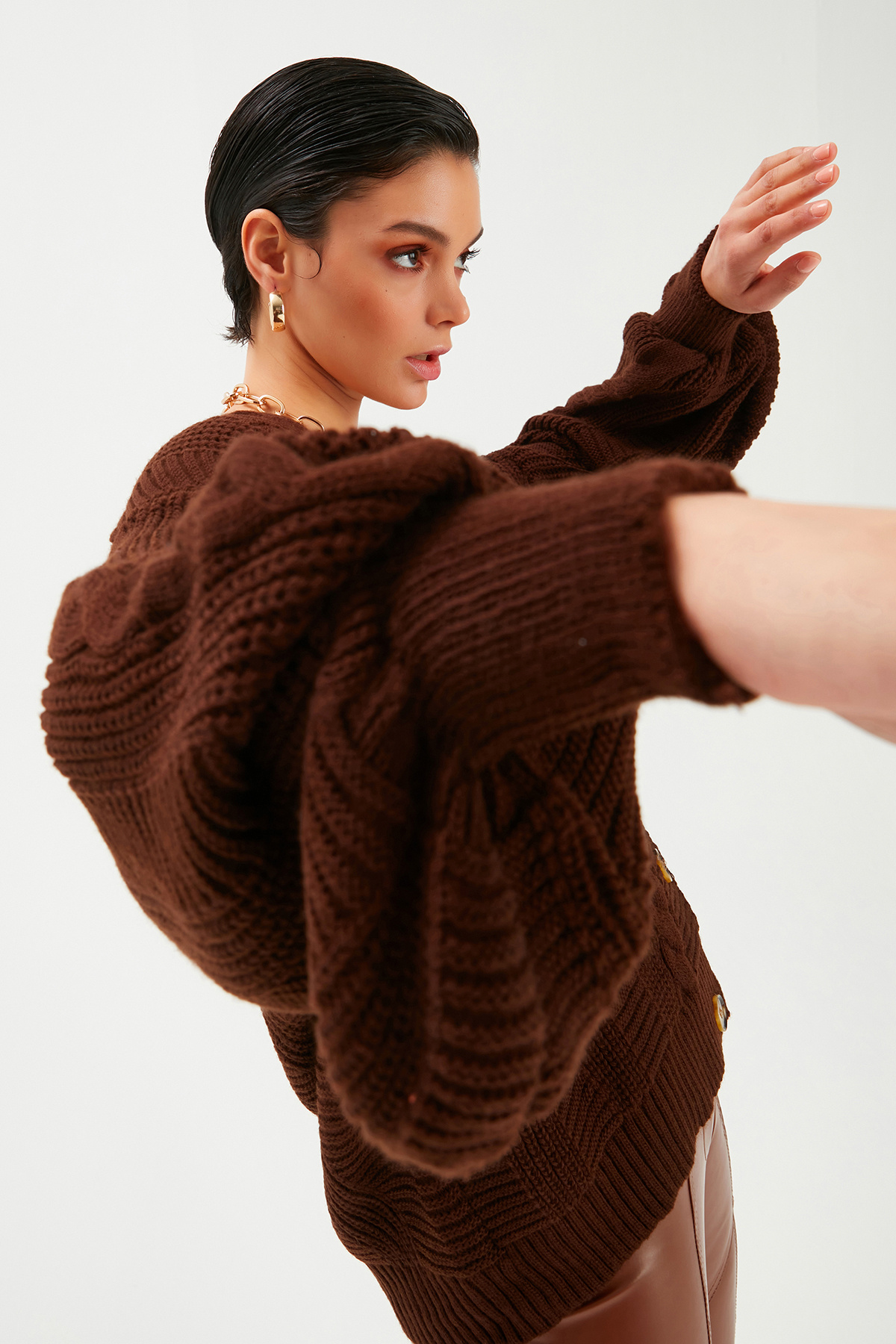 Buttoned Oversize Knitwear Cardigan - BROWN