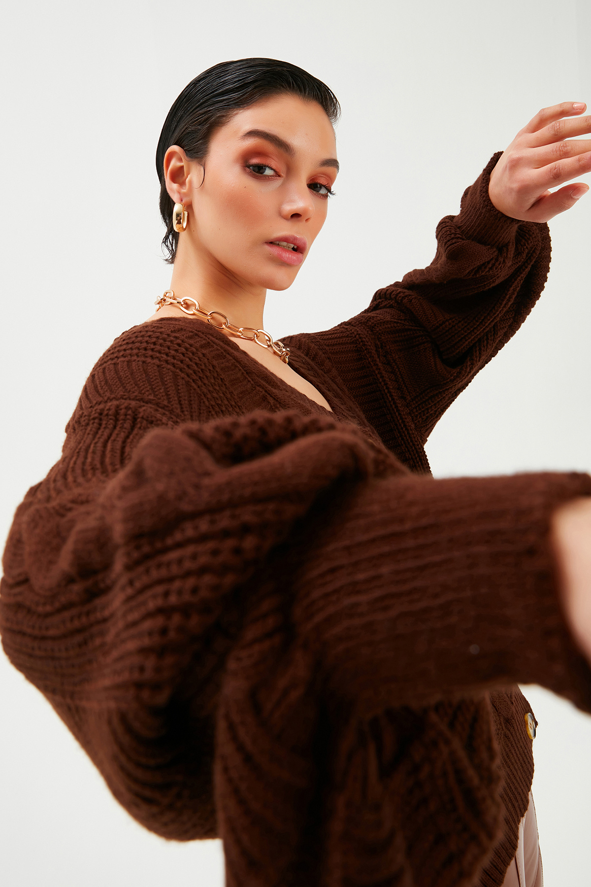 Buttoned Oversize Knitwear Cardigan - BROWN