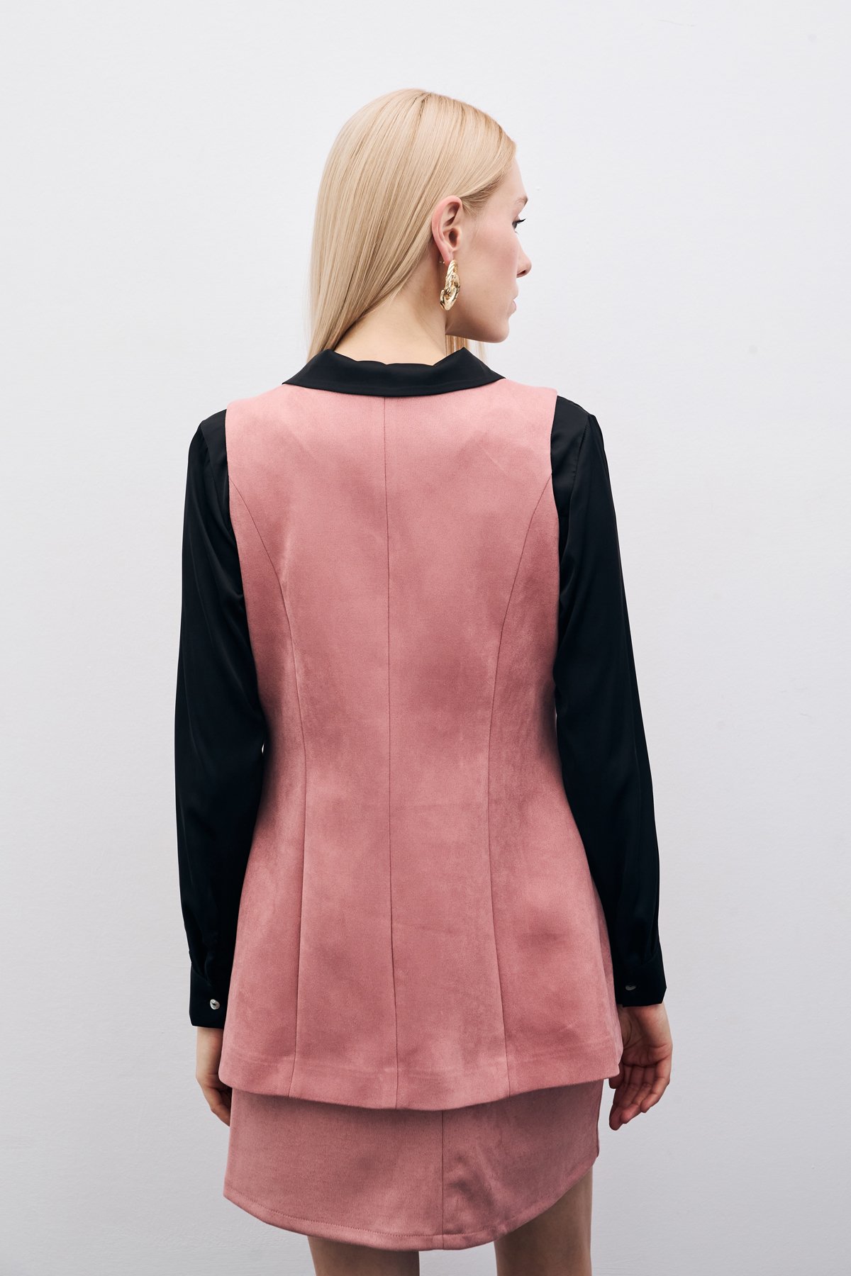 Düğmeli Uzun Süet Yelek - Pudra