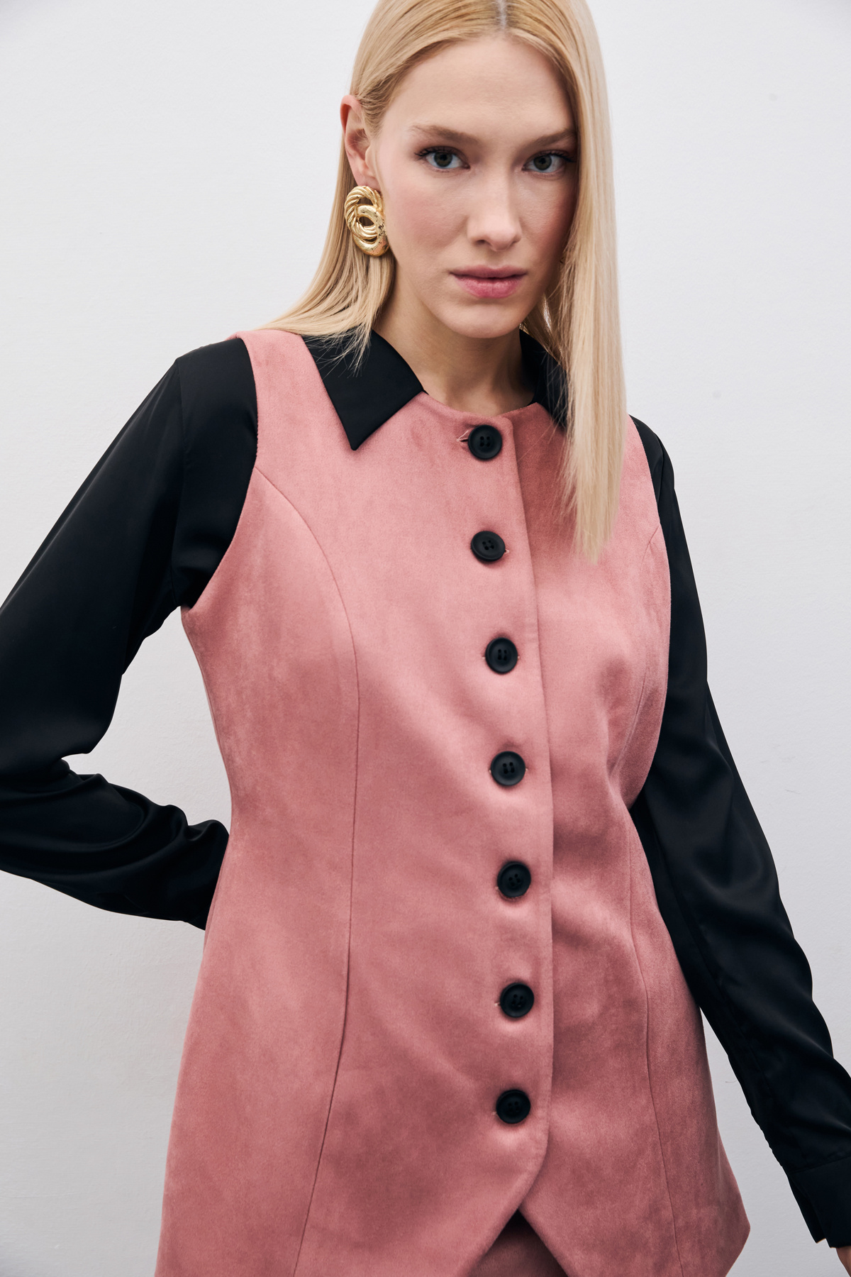 Düğmeli Uzun Süet Yelek - Pudra