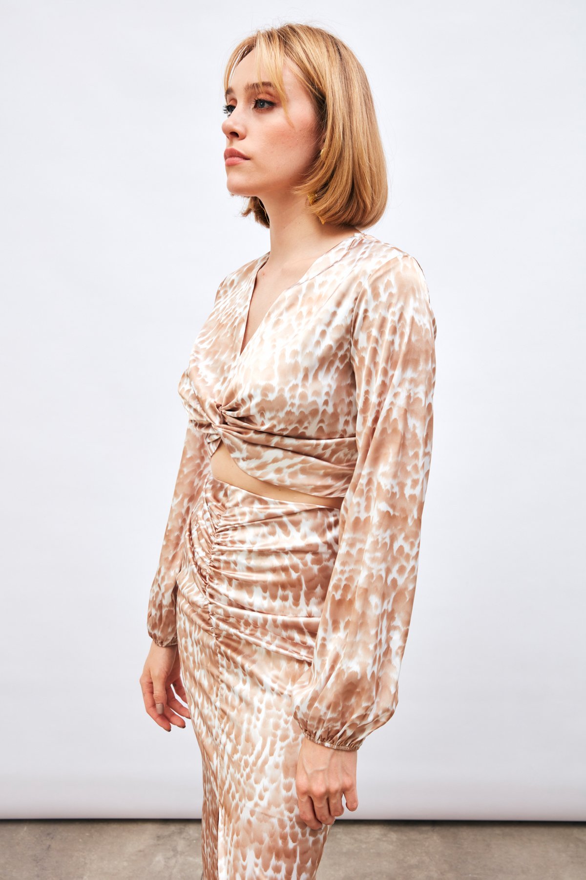 Düğüm Detaylı Desenli Bluz - KAHVE