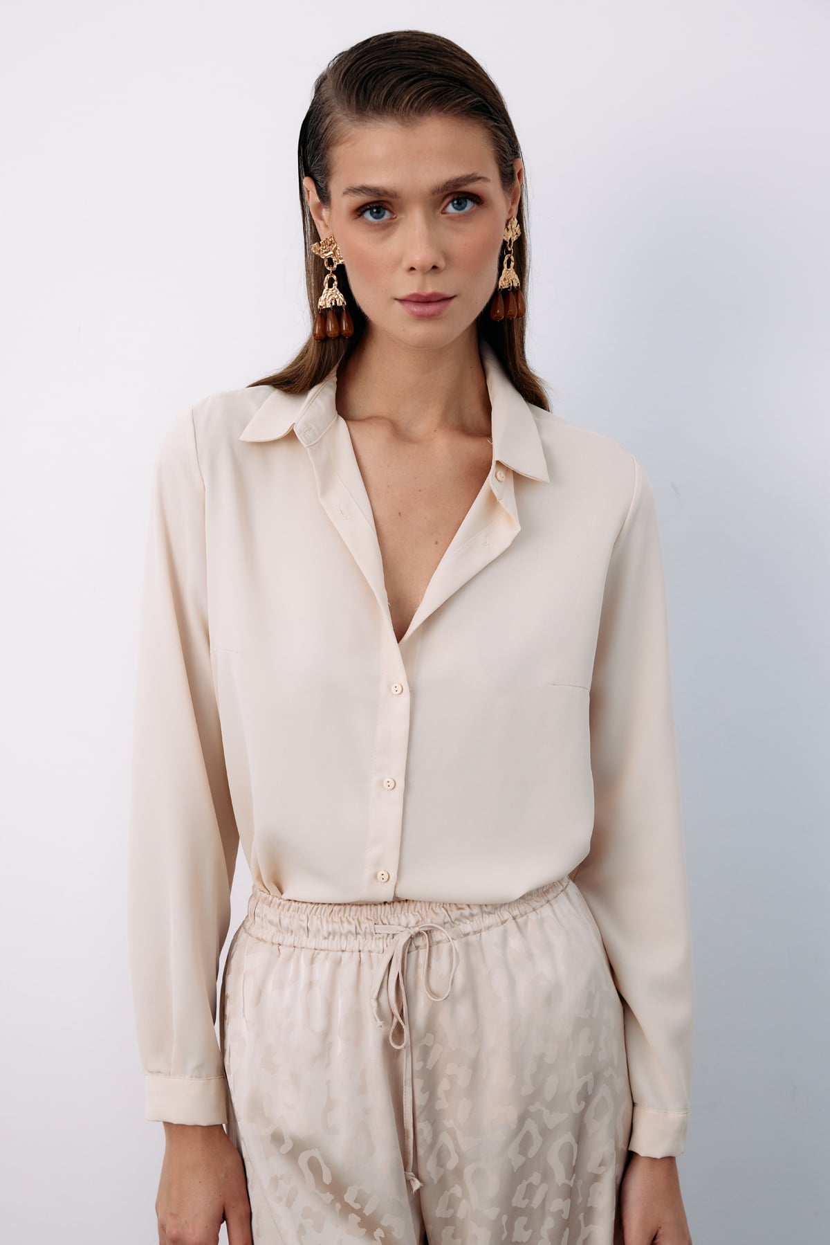 Plain Classic Shirt - BEIGE