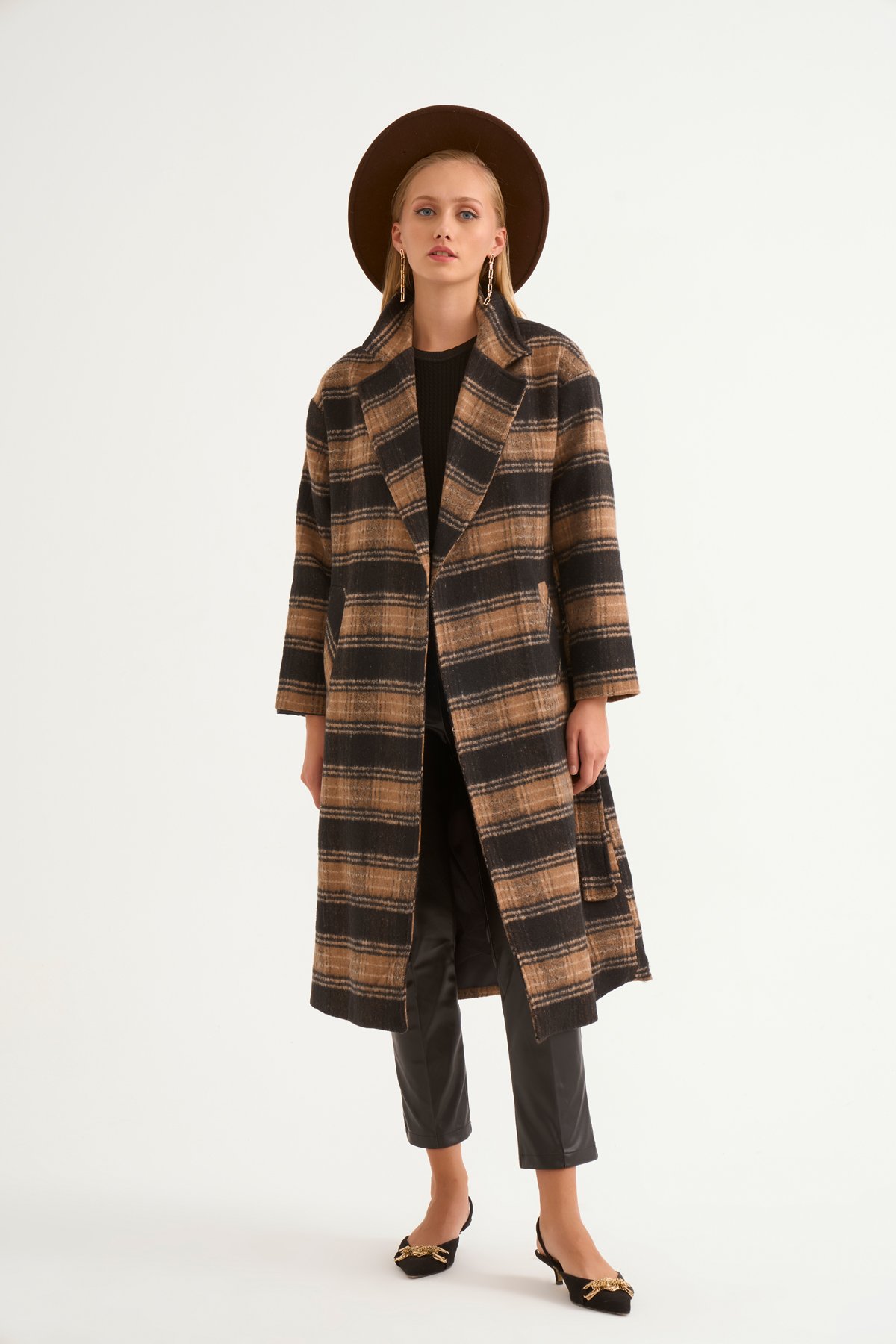 Ekose desenli kuşaklı kaban - SİYAH-CAMEL