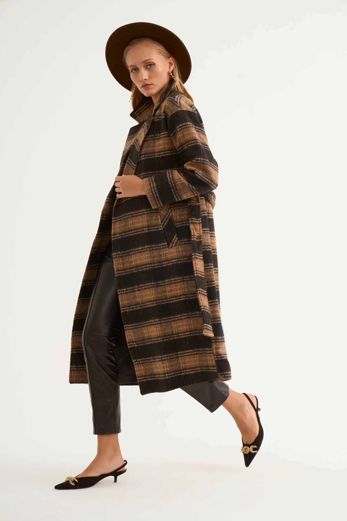 Ekose desenli kuşaklı kaban - SİYAH-CAMEL